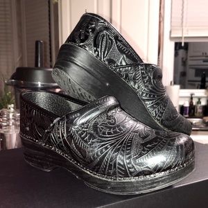 DANSKO  - Tooled Professional Leather Clogs